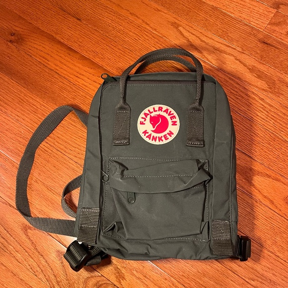 NWOT FJÄLLRÄVEN KÅNKEN Backpack - Forest Green main image 4